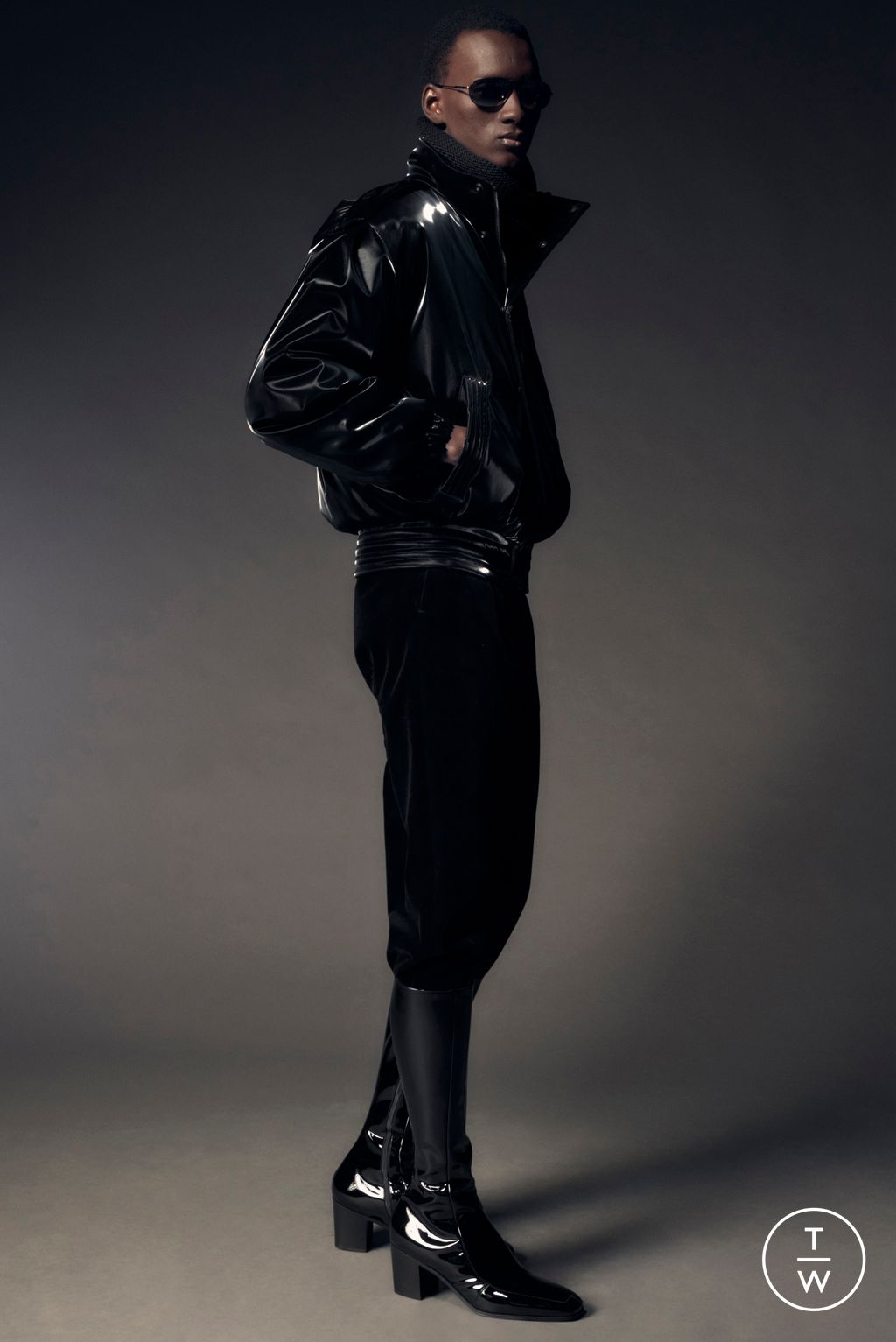Fashion Week Paris Pre-Fall 2022 look 67 from the Saint Laurent collection 男装