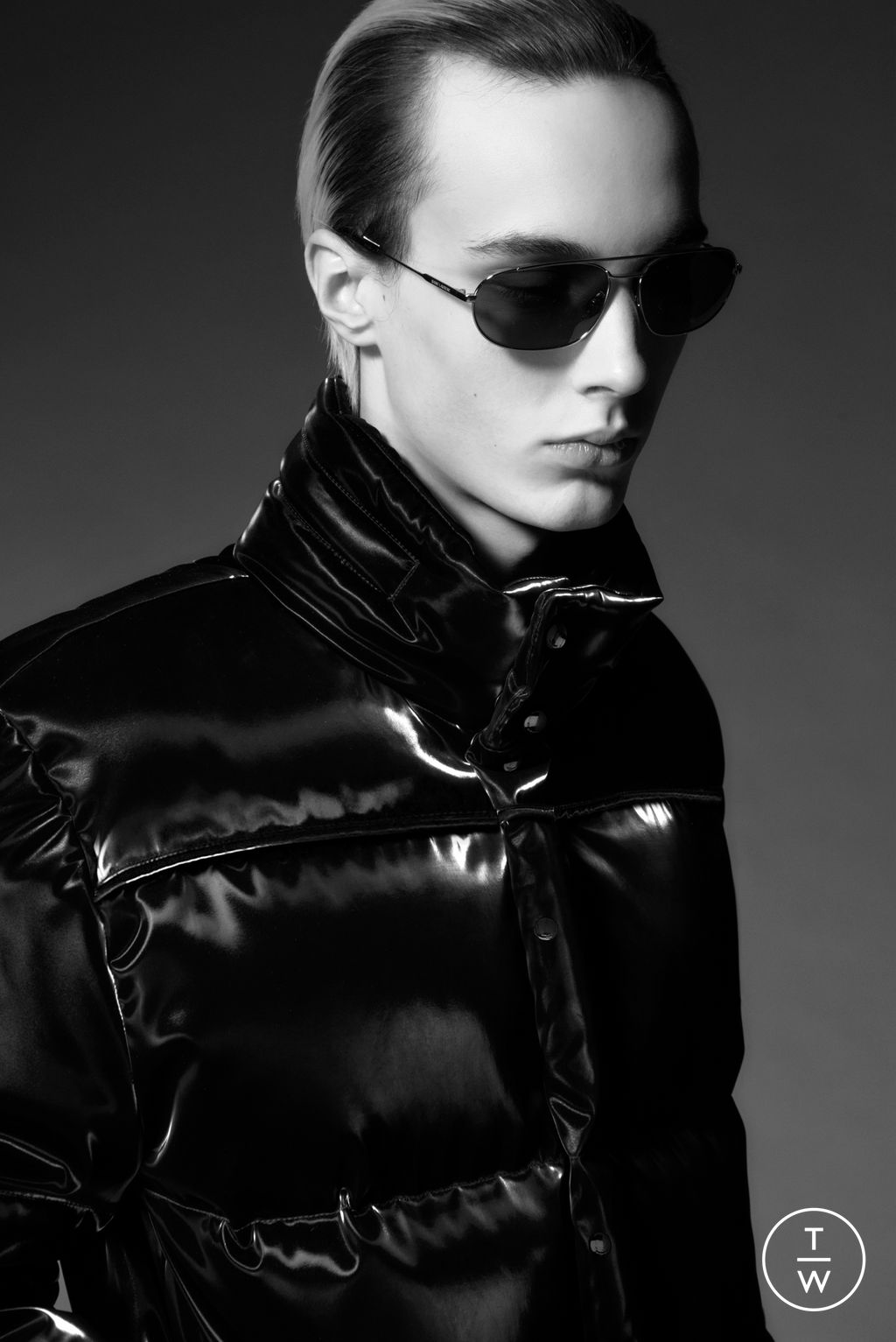 Fashion Week Paris Pre-Fall 2022 look 77 from the Saint Laurent collection 男装