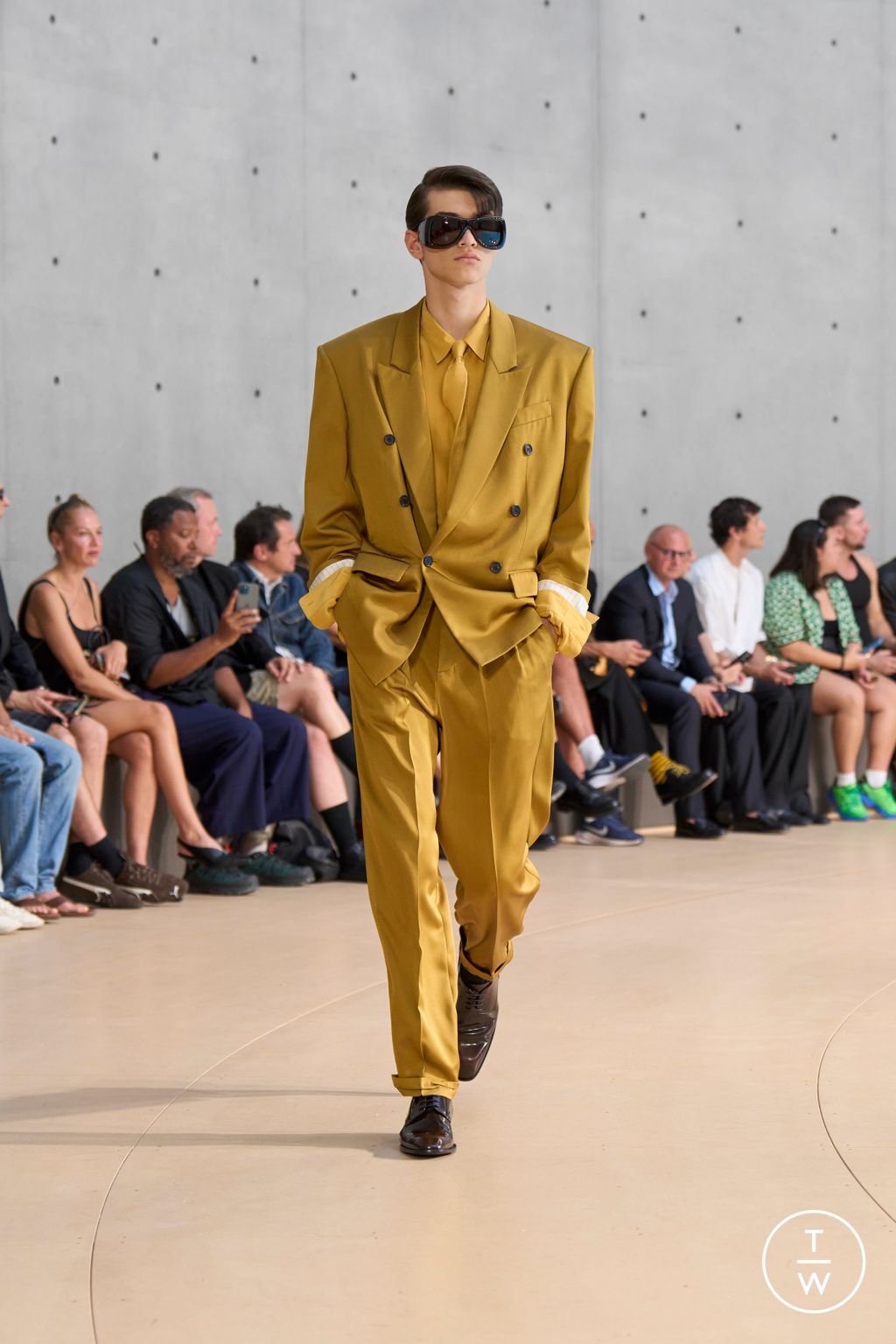 Fashion Week Paris Spring/Summer 2026 look 4 from the Saint Laurent collection menswear