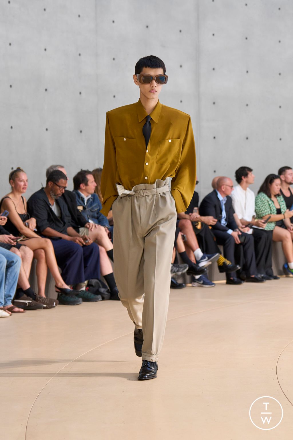 Fashion Week Paris Spring/Summer 2026 look 8 from the Saint Laurent collection menswear