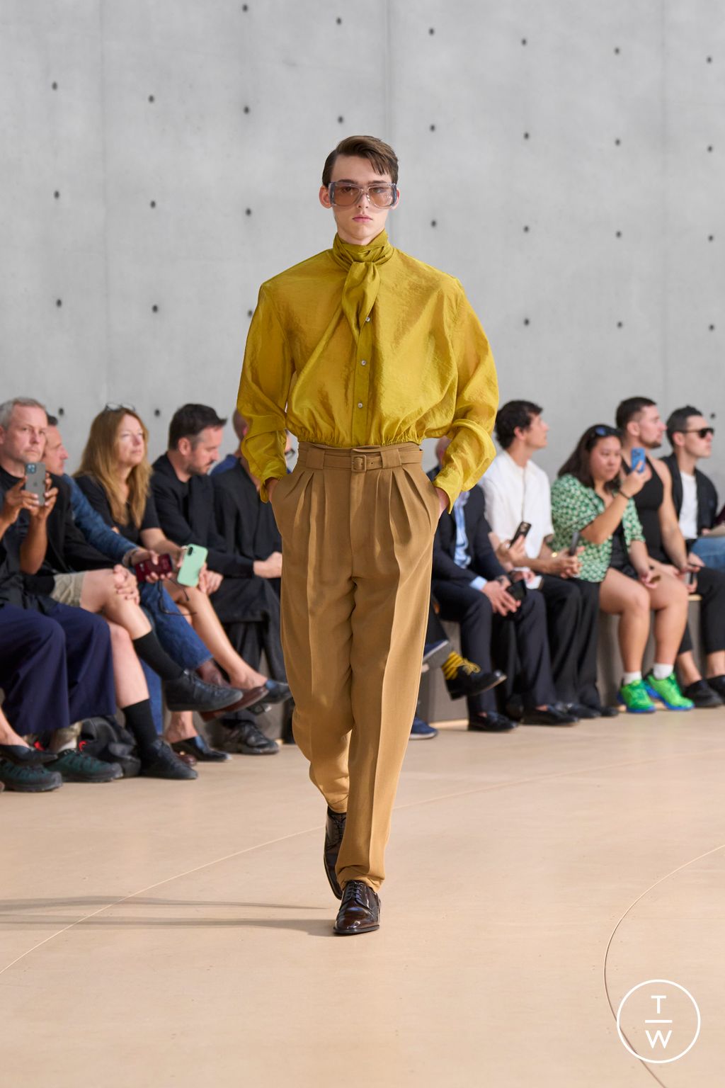 Fashion Week Paris Spring/Summer 2026 look 14 from the Saint Laurent collection menswear