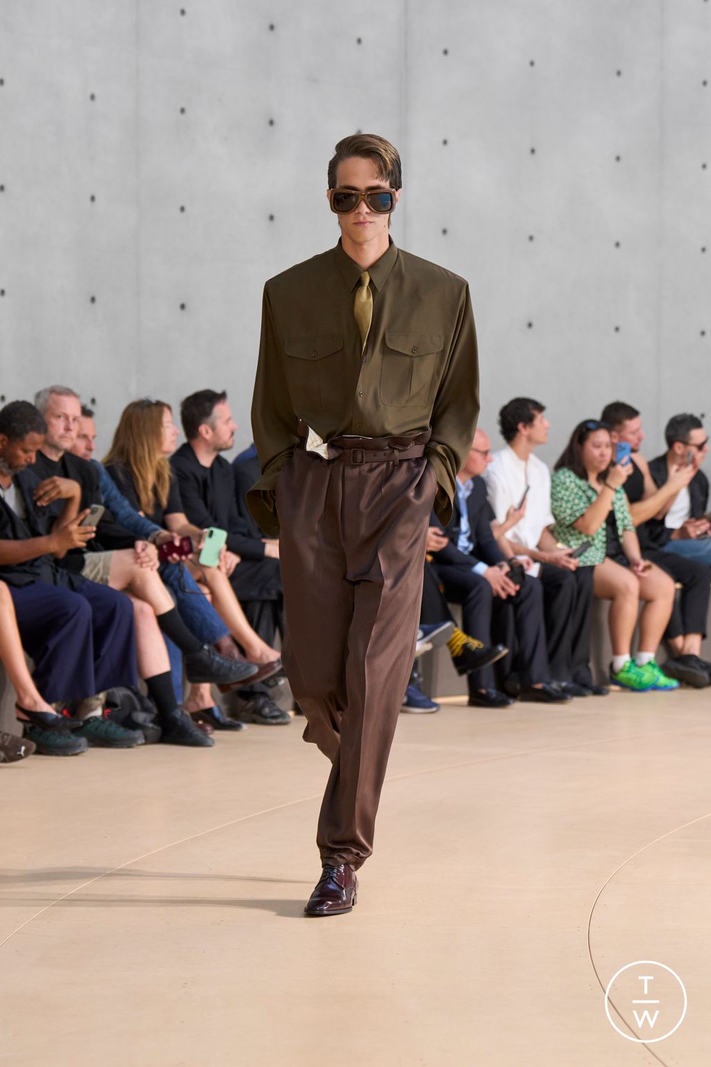 Fashion Week Paris Spring/Summer 2026 look 16 from the Saint Laurent collection menswear