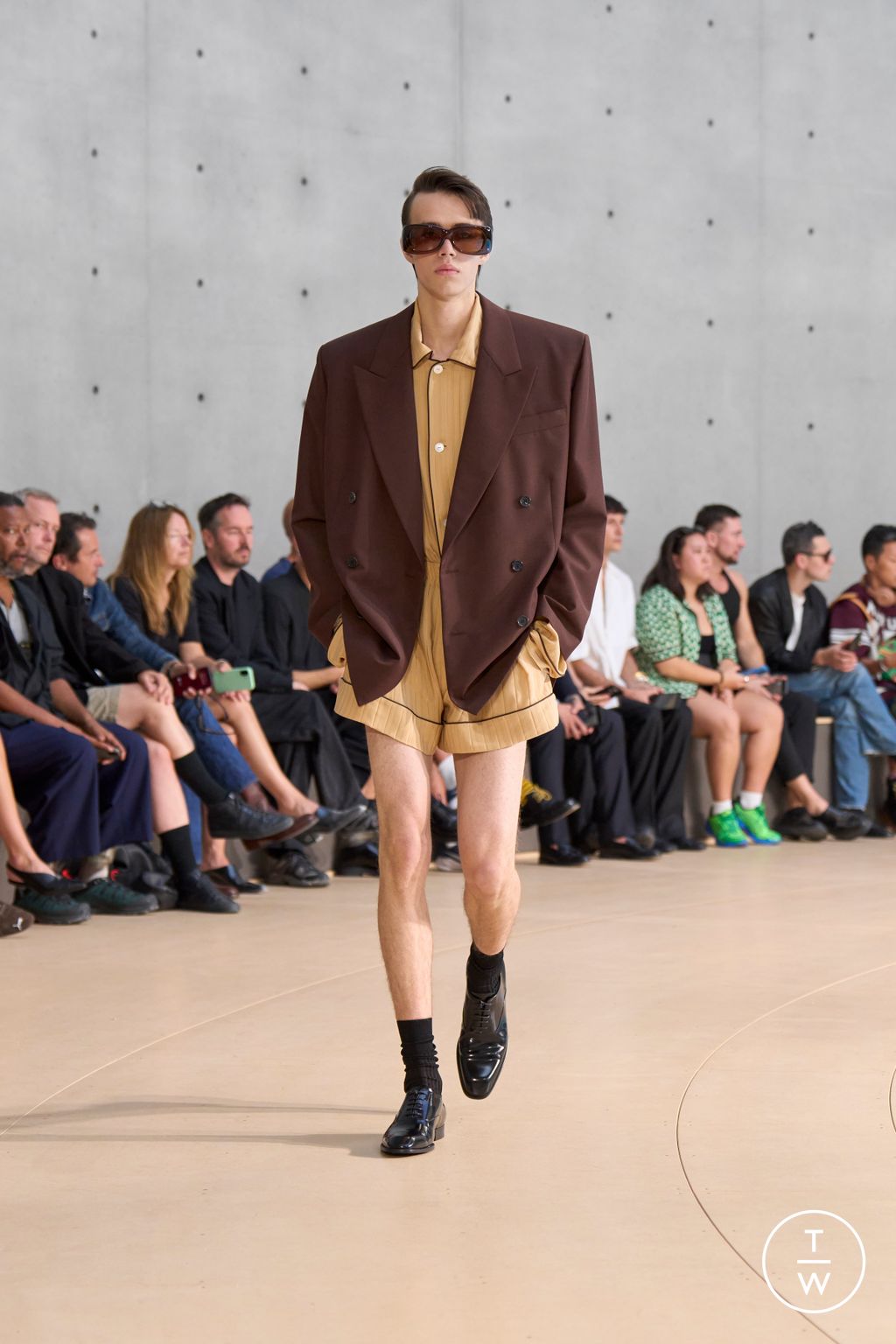 Fashion Week Paris Spring/Summer 2026 look 24 from the Saint Laurent collection menswear