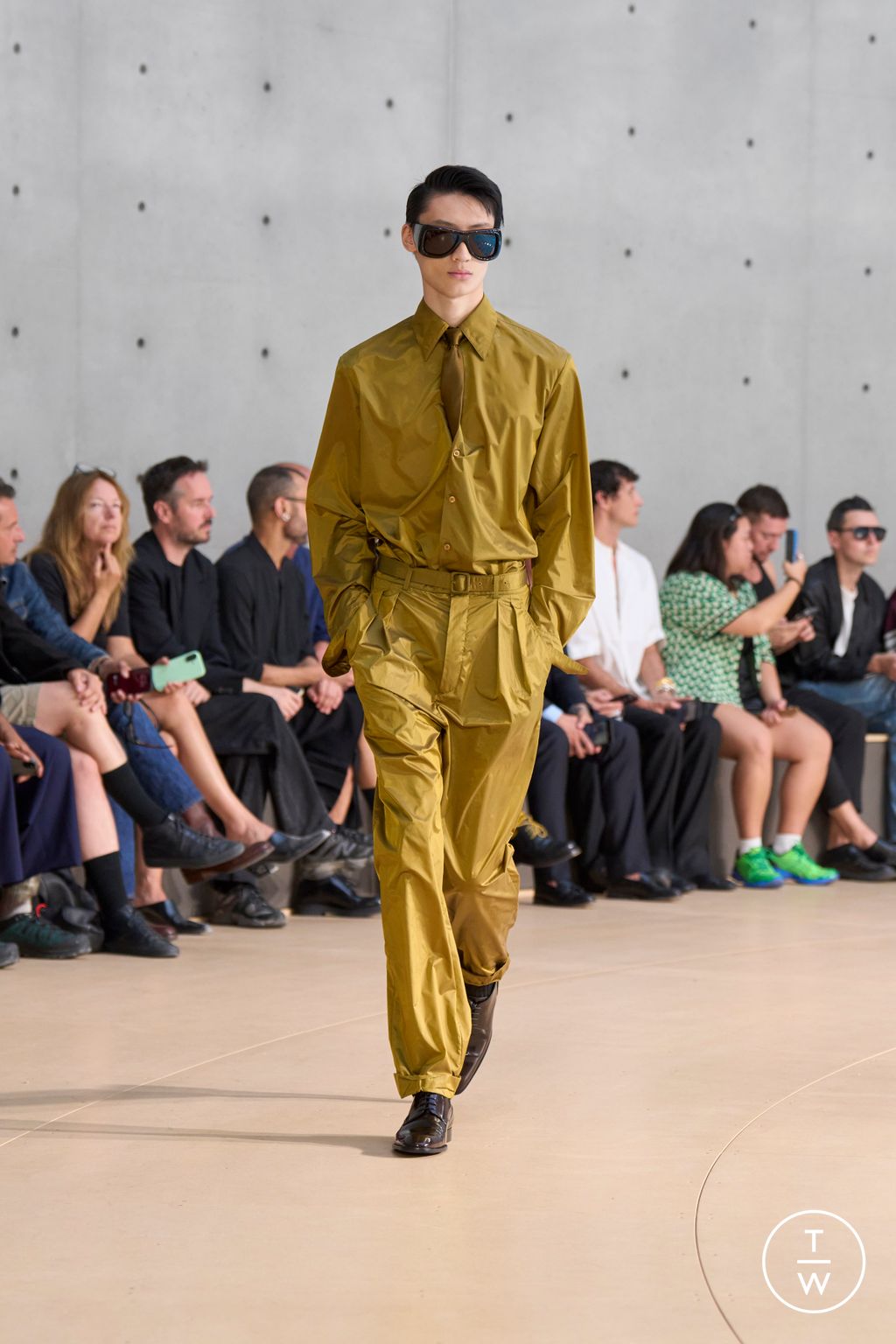 Fashion Week Paris Spring/Summer 2026 look 30 from the Saint Laurent collection menswear