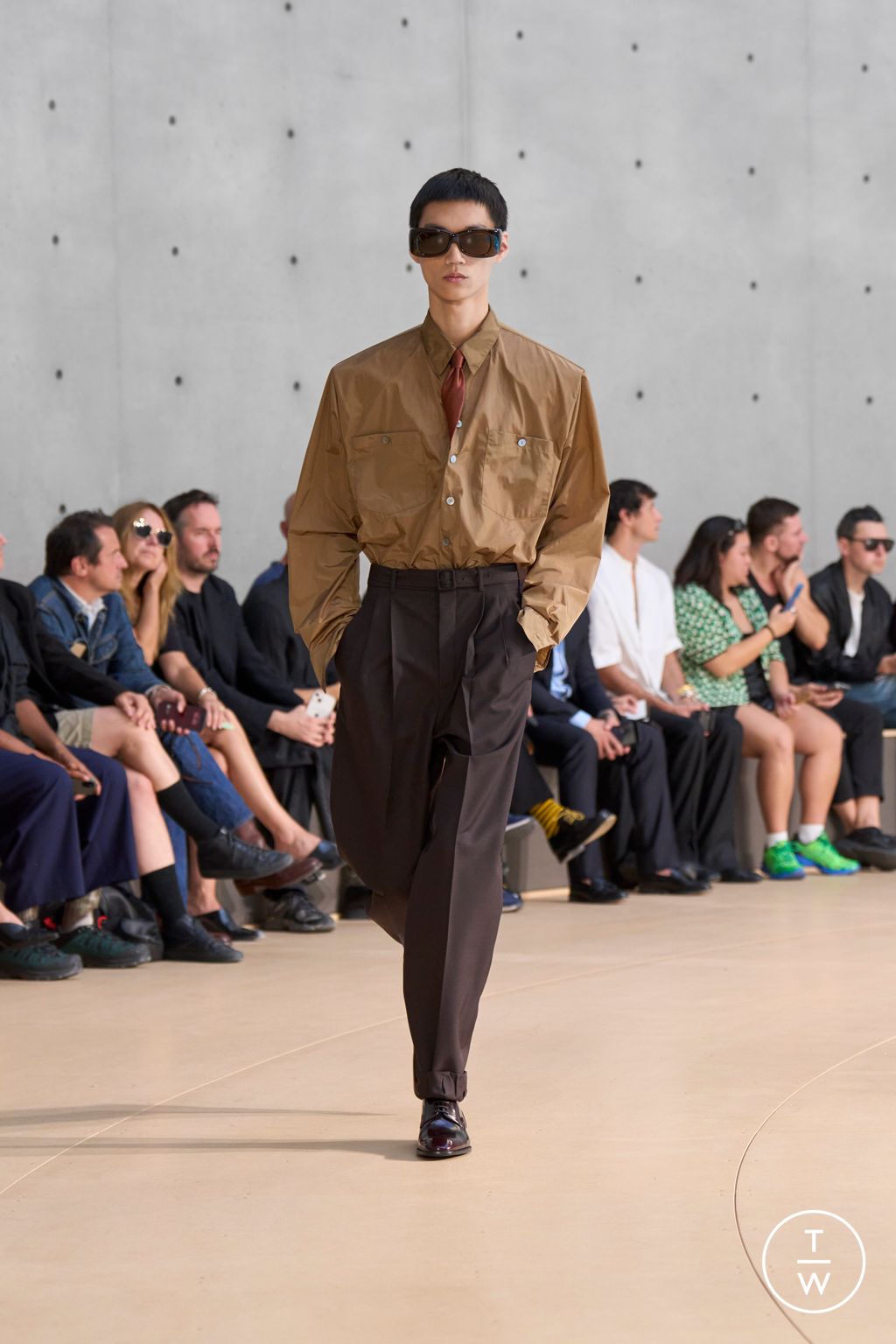 Fashion Week Paris Spring/Summer 2026 look 34 from the Saint Laurent collection menswear