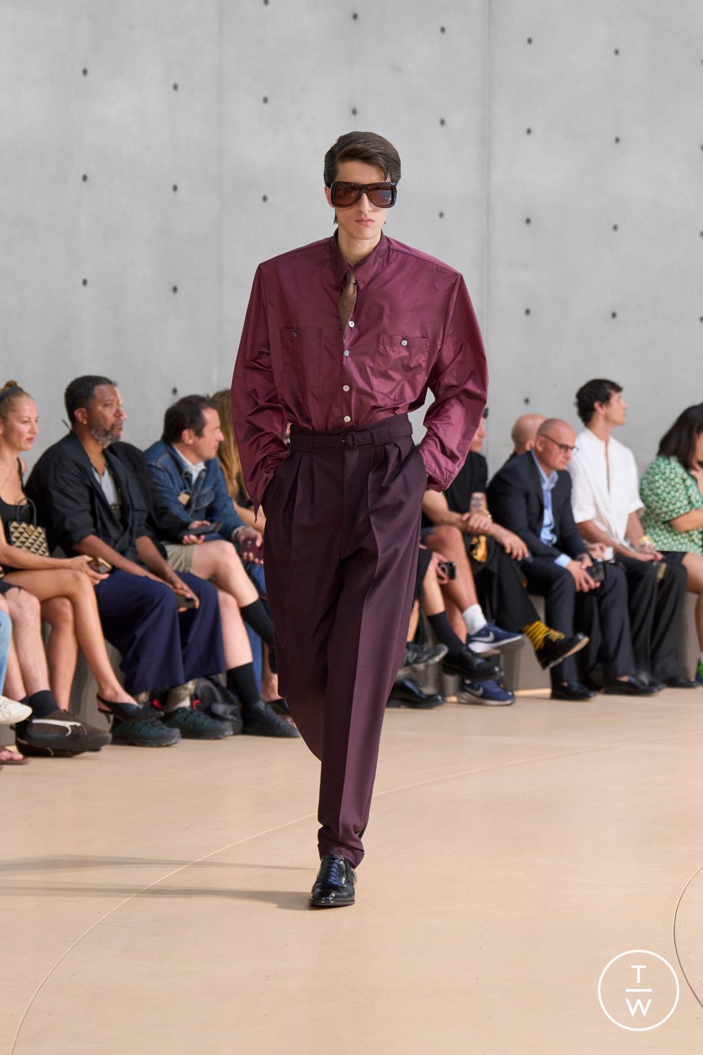 Fashion Week Paris Spring/Summer 2026 look 36 from the Saint Laurent collection menswear