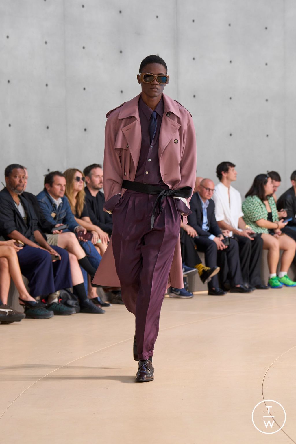 Fashion Week Paris Spring/Summer 2026 look 38 from the Saint Laurent collection menswear