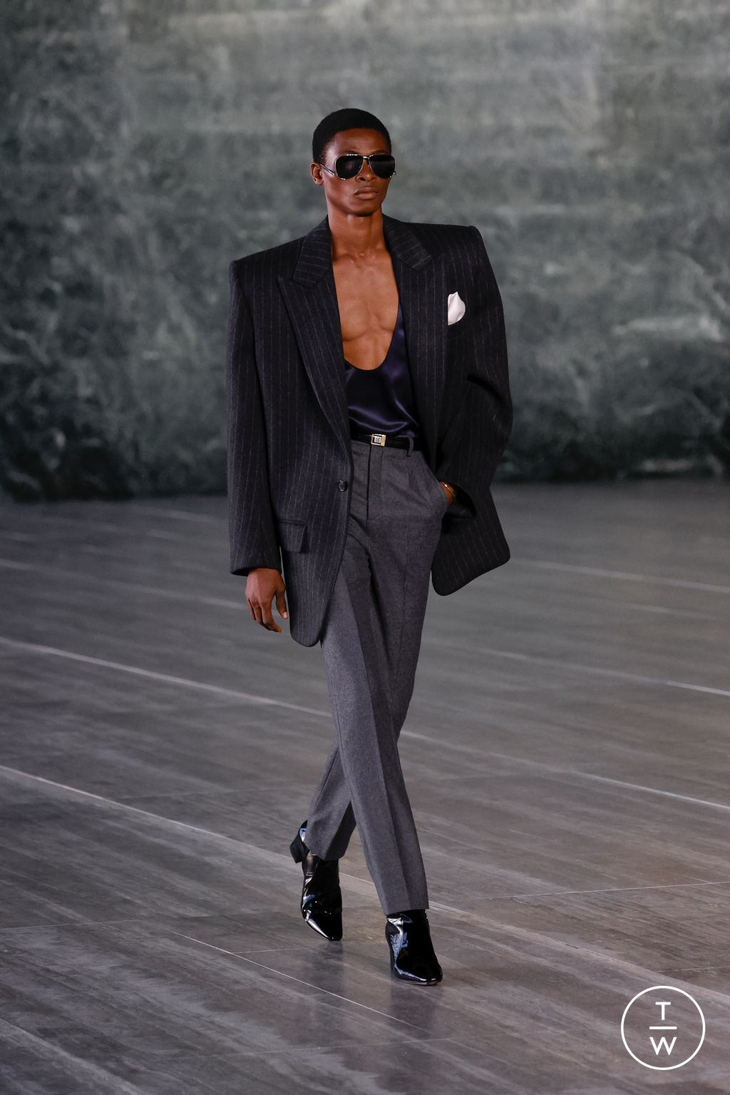 Fashion Week Paris Spring/Summer 2024 look 13 de la collection Saint Laurent menswear