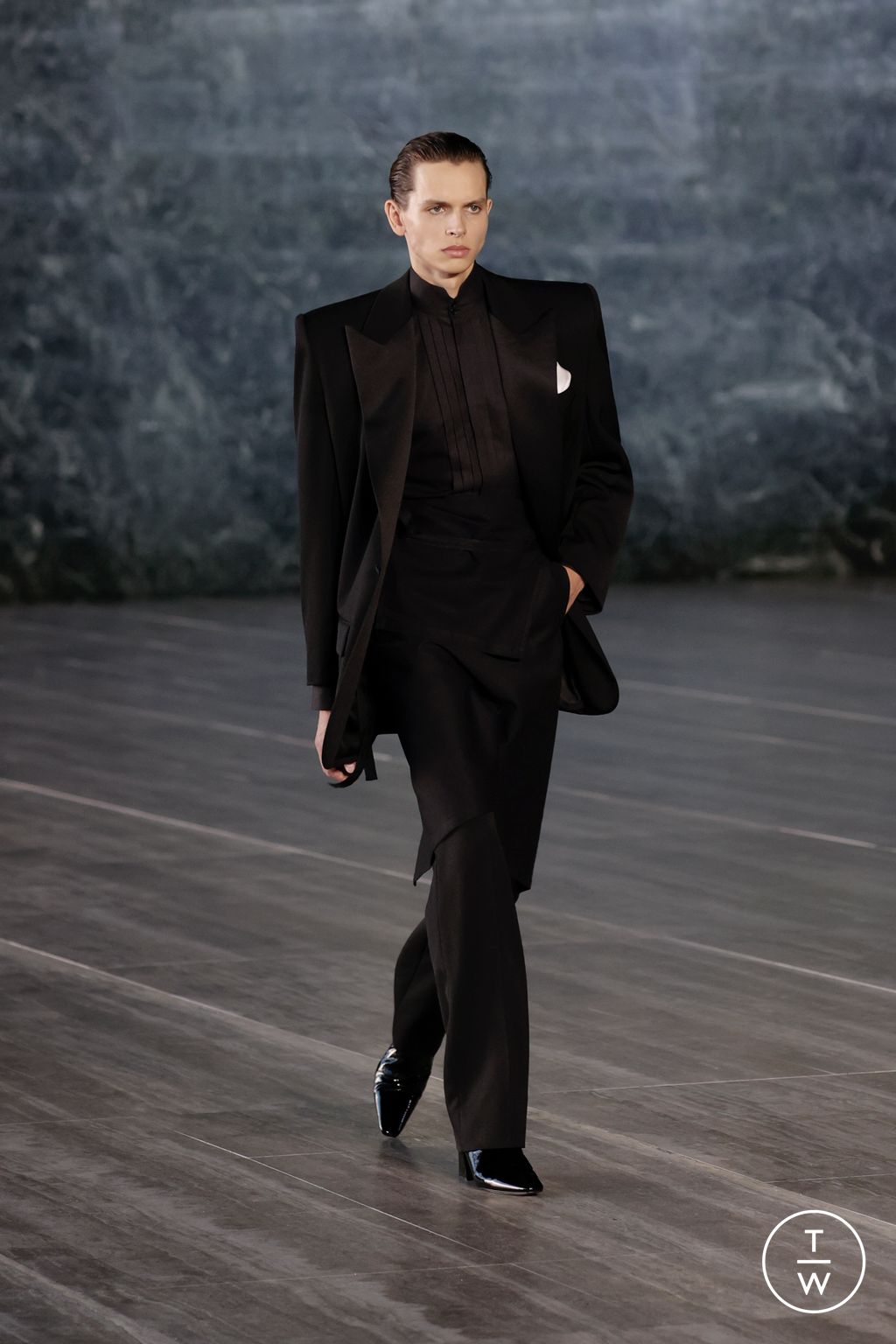 Fashion Week Paris Spring/Summer 2024 look 18 from the Saint Laurent collection menswear