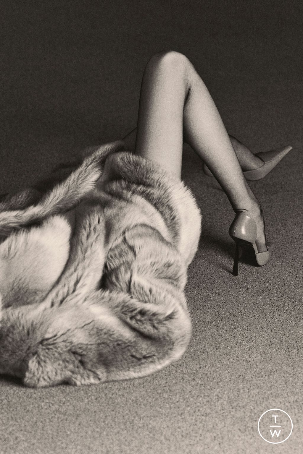 Fashion Week Paris Pre-Fall 2024 look 36 from the Saint Laurent collection womenswear