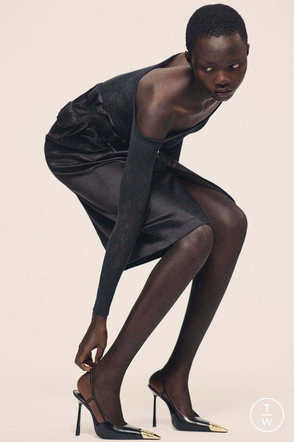 Fashion Week Paris Pre-Fall 2024 look 37 from the Saint Laurent collection womenswear