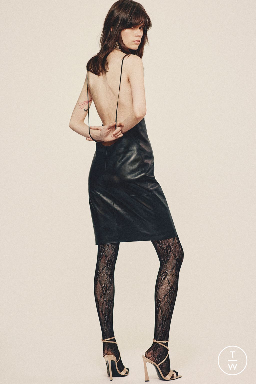 Fashion Week Paris Pre-Fall 2024 look 45 from the Saint Laurent collection 女装