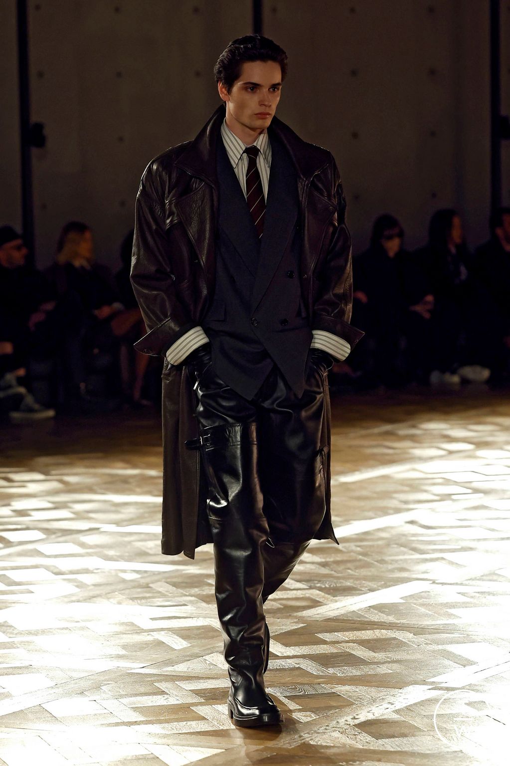 Fashion Week Paris Fall/Winter 2025 look 1 from the Saint Laurent collection menswear