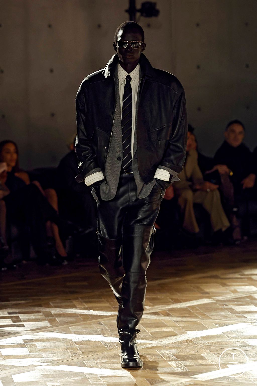 Fashion Week Paris Fall/Winter 2025 look 2 from the Saint Laurent collection menswear