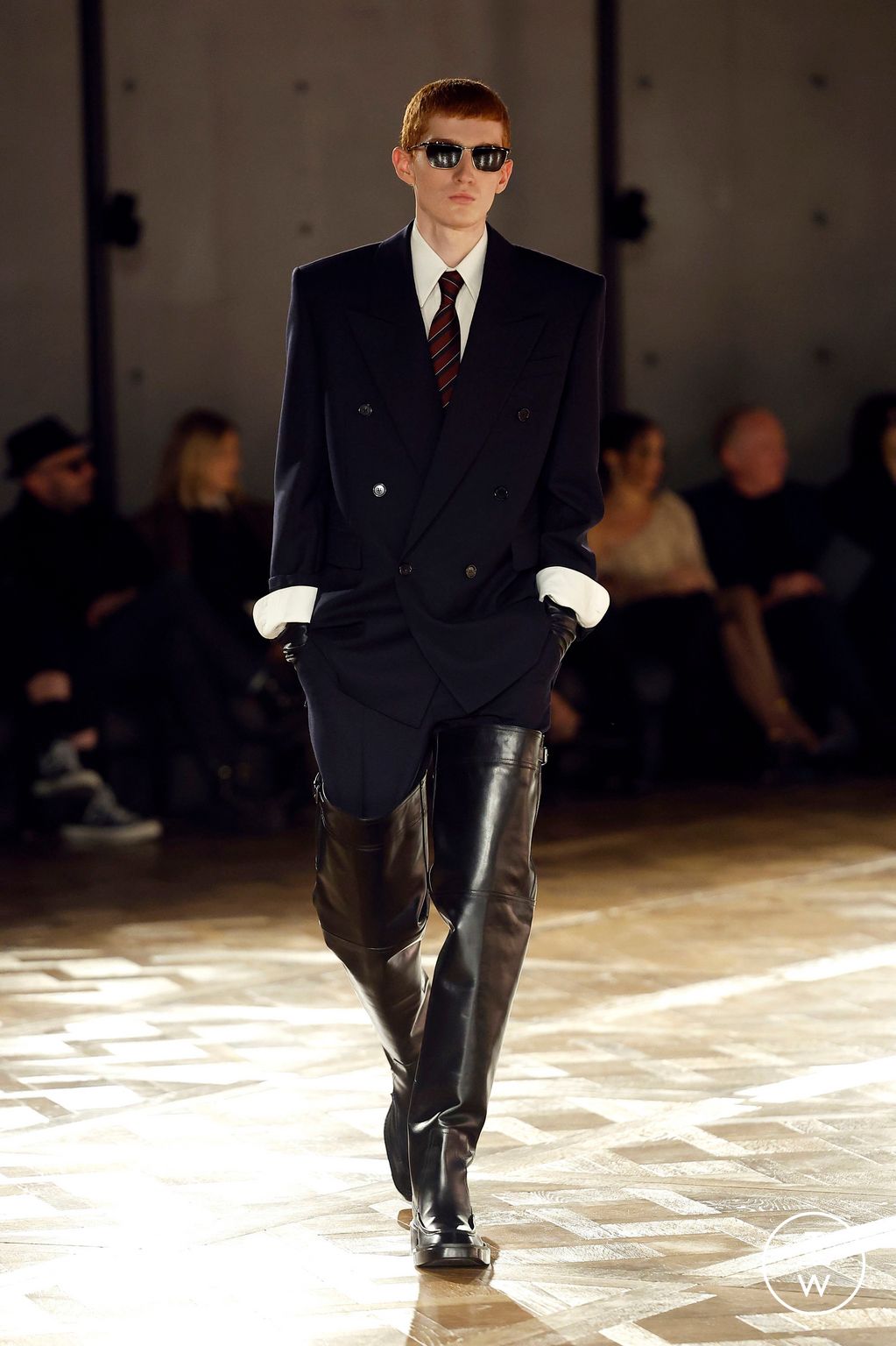 Fashion Week Paris Fall/Winter 2025 look 7 from the Saint Laurent collection menswear