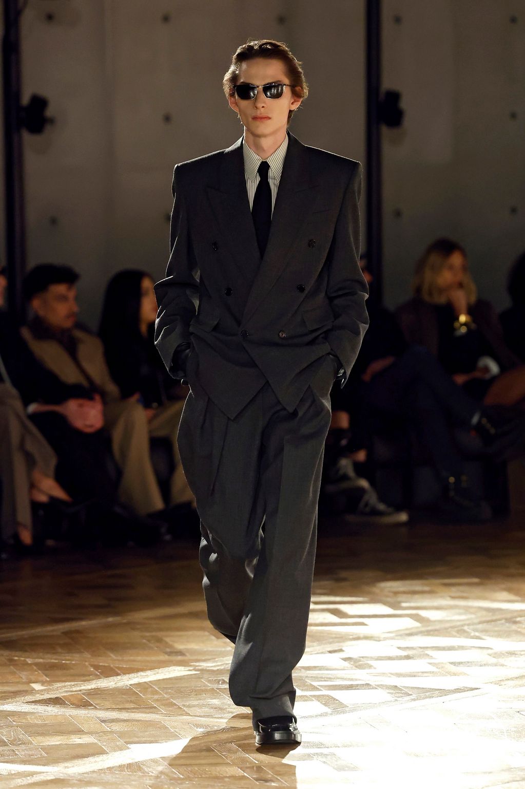 Fashion Week Paris Fall/Winter 2025 look 30 from the Saint Laurent collection menswear