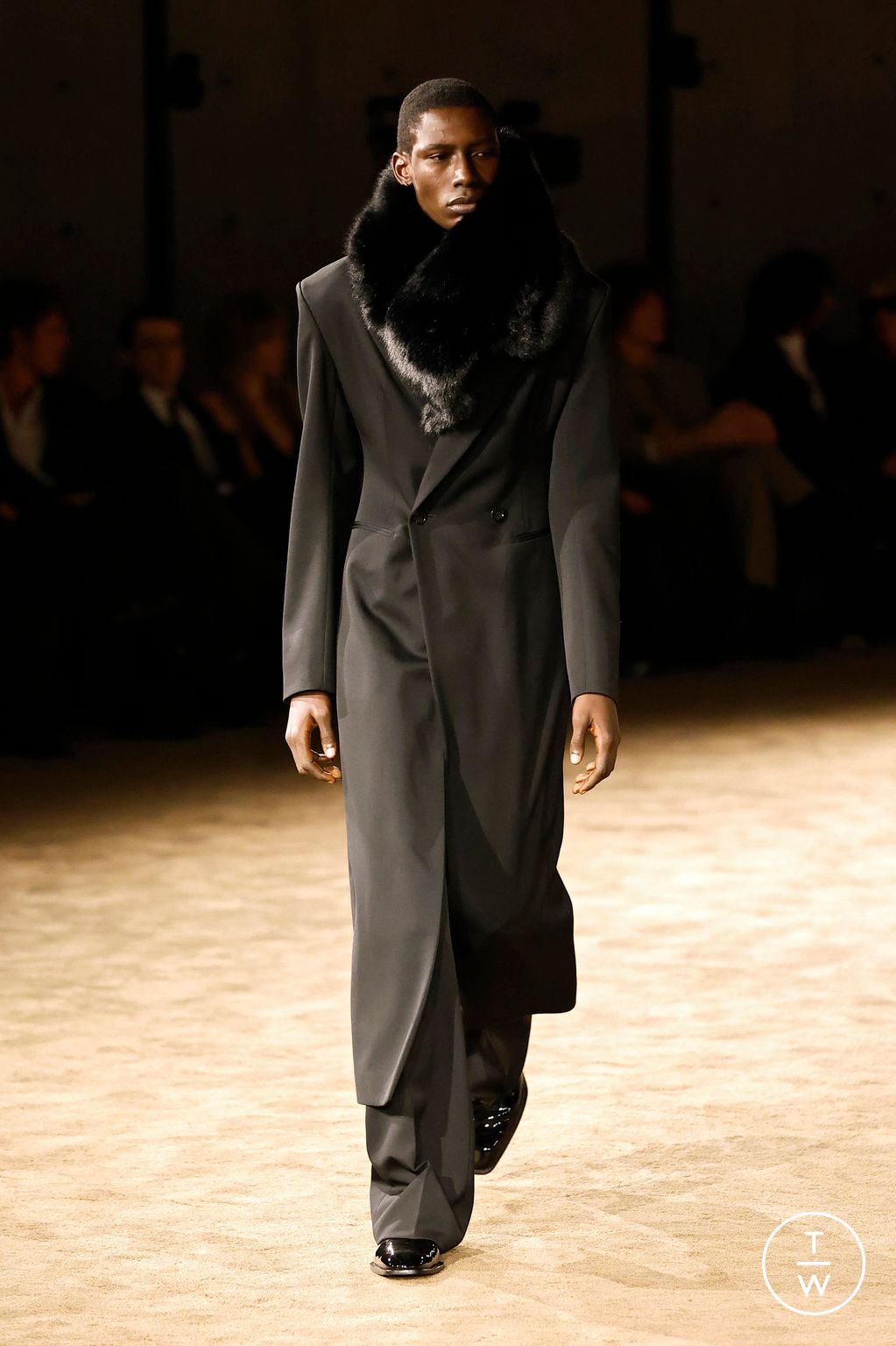 Fashion Week Paris Fall/Winter 2026 look 2 from the Saint Laurent collection menswear