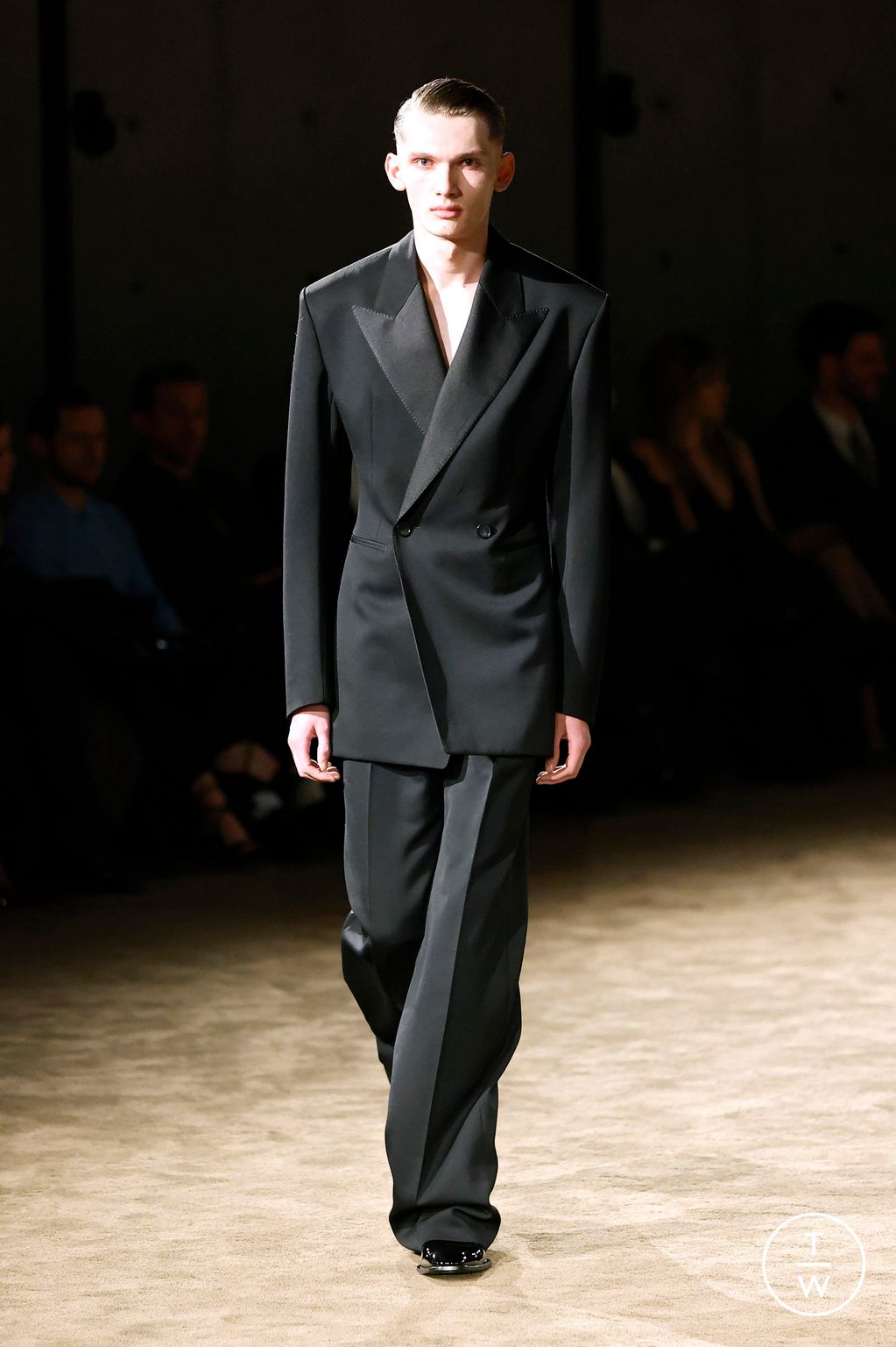 Fashion Week Paris Fall/Winter 2026 look 4 de la collection Saint Laurent menswear