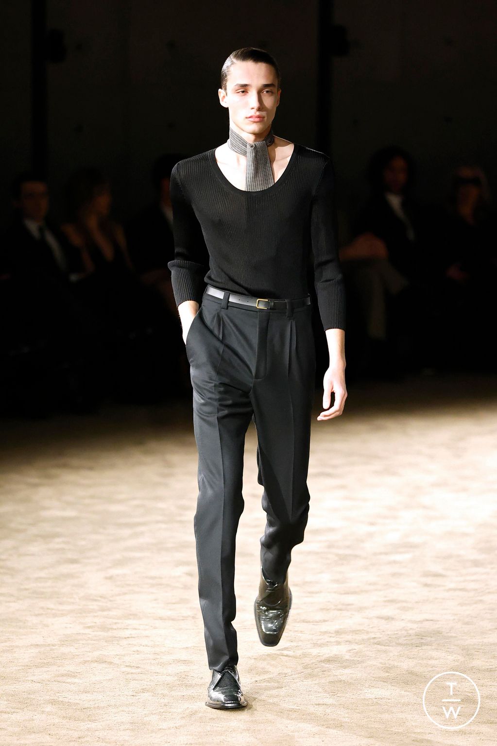 Fashion Week Paris Fall/Winter 2026 look 10 from the Saint Laurent collection menswear