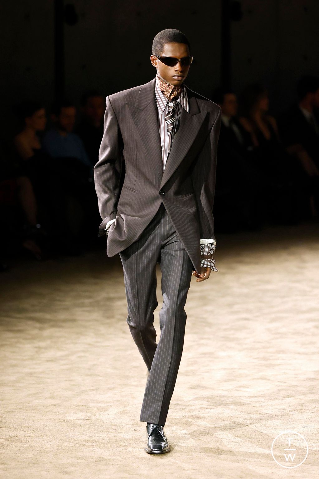 Fashion Week Paris Fall/Winter 2026 look 35 from the Saint Laurent collection menswear