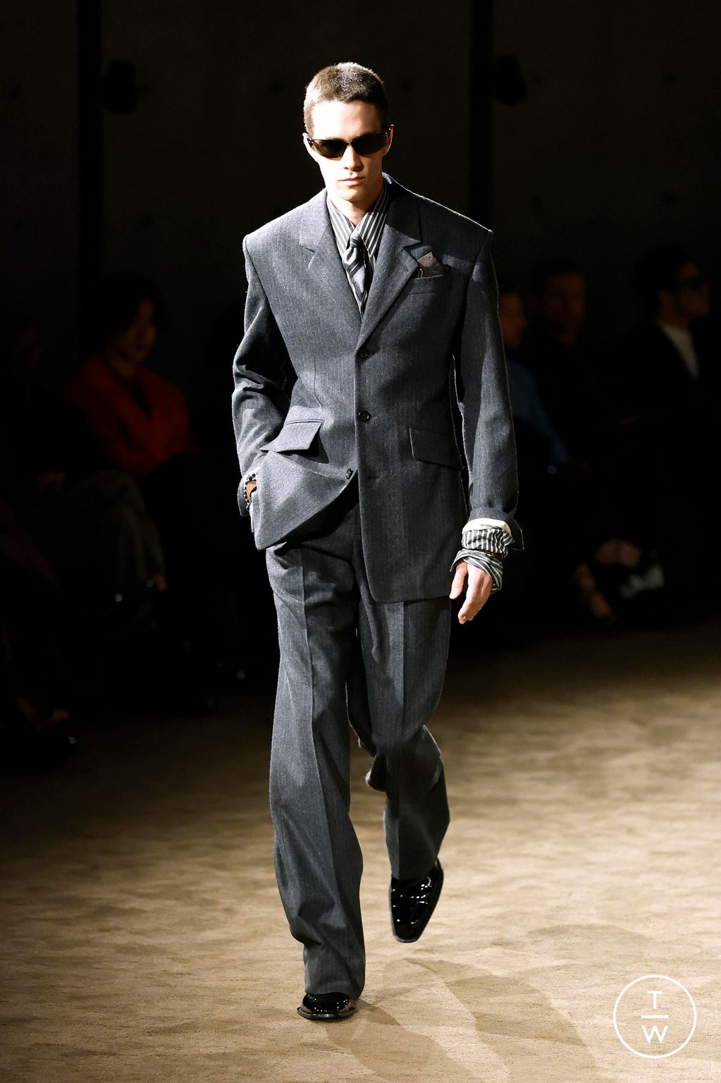 Fashion Week Paris Fall/Winter 2026 look 39 from the Saint Laurent collection menswear