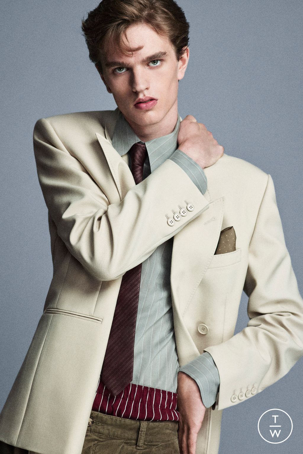 Fashion Week Paris Spring/Summer 2025 look 9 from the Saint Laurent collection 男装