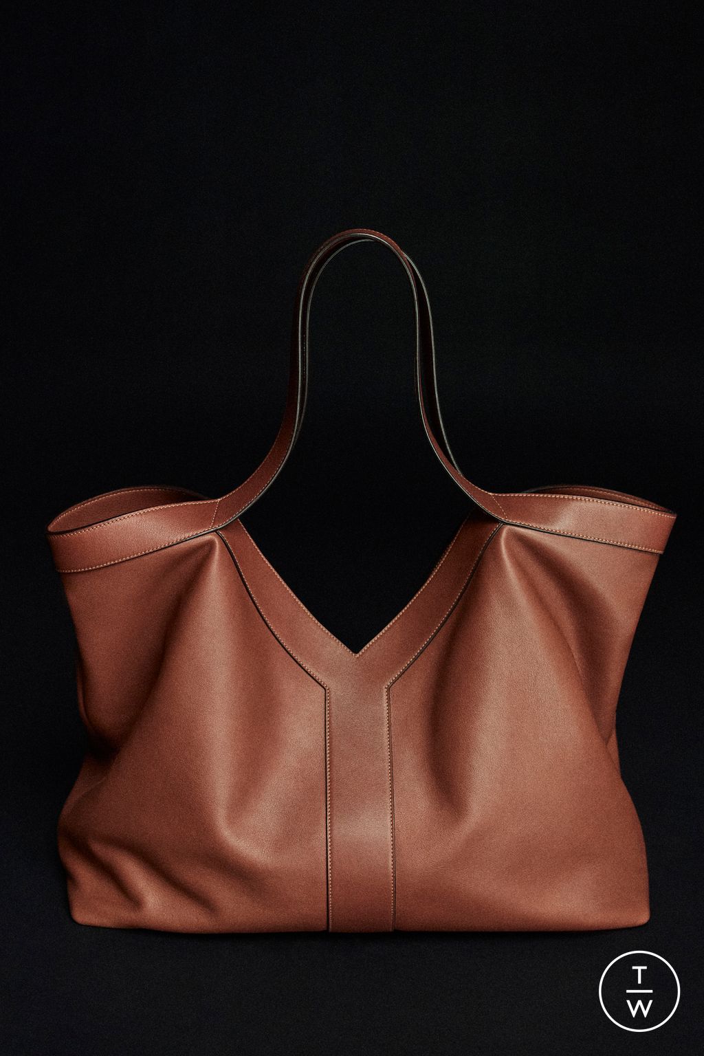 Fashion Week Paris Spring/Summer 2025 look 31 from the Saint Laurent collection menswear