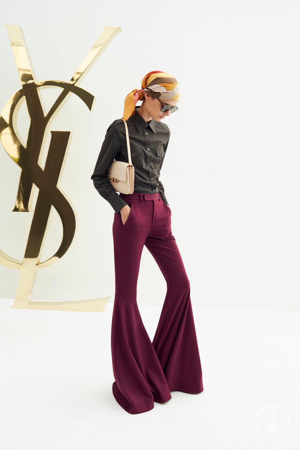 Fashion Week Paris Resort 2023 look 3 de la collection Saint Laurent womenswear