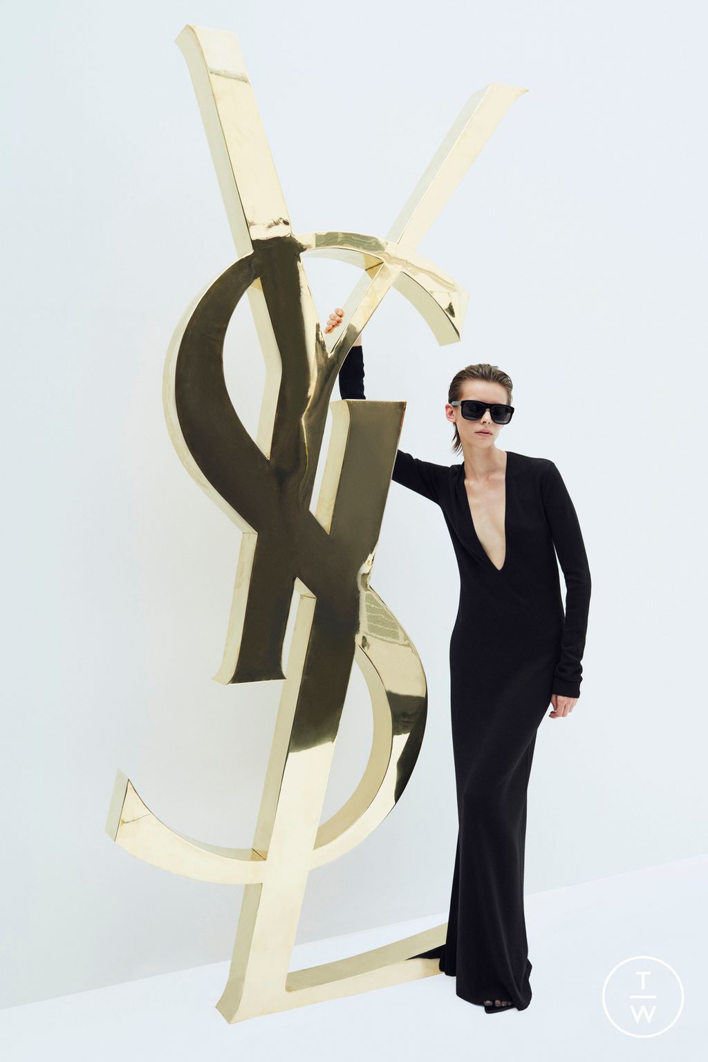 Fashion Week Paris Resort 2023 look 33 from the Saint Laurent collection womenswear