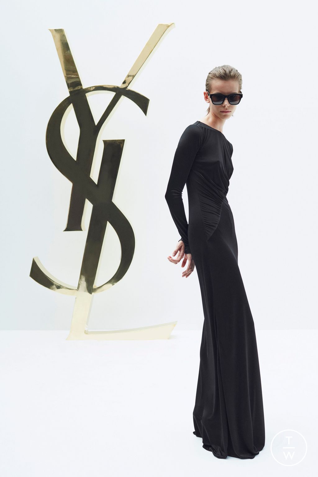 Fashion Week Paris Resort 2023 look 40 de la collection Saint Laurent womenswear