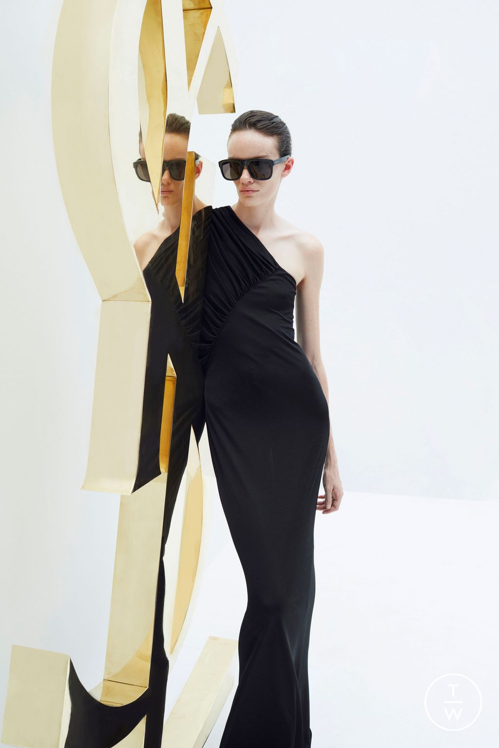 Fashion Week Paris Resort 2023 look 45 de la collection Saint Laurent womenswear