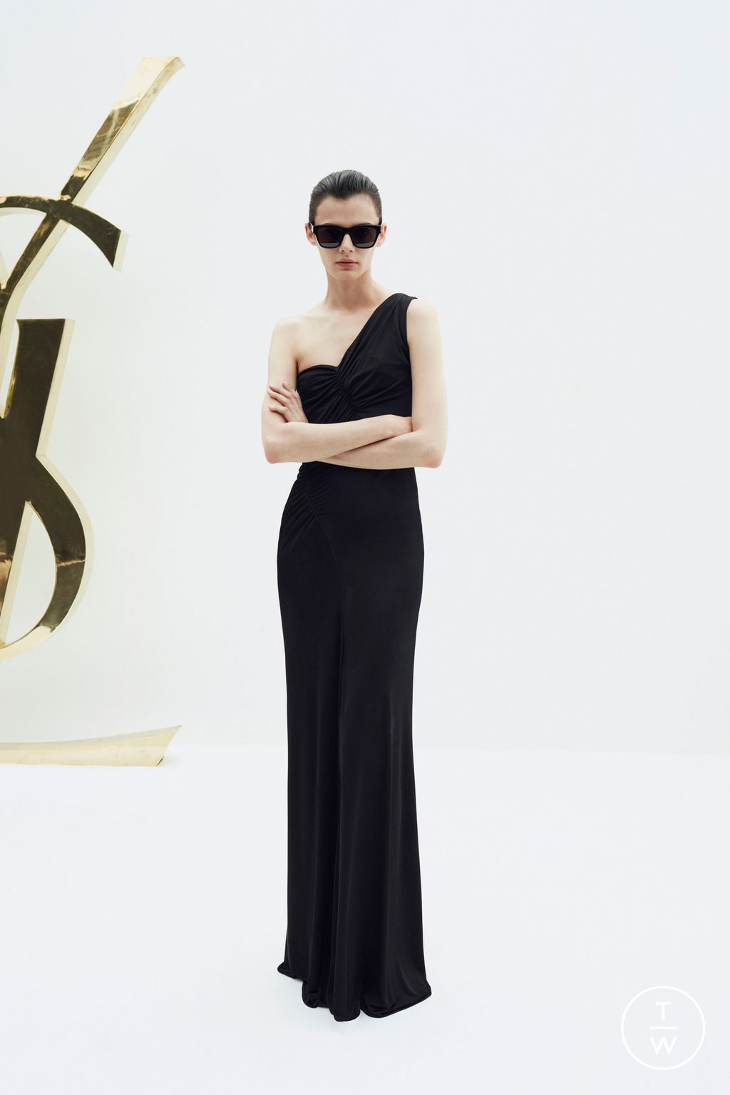 Fashion Week Paris Resort 2023 look 62 de la collection Saint Laurent womenswear