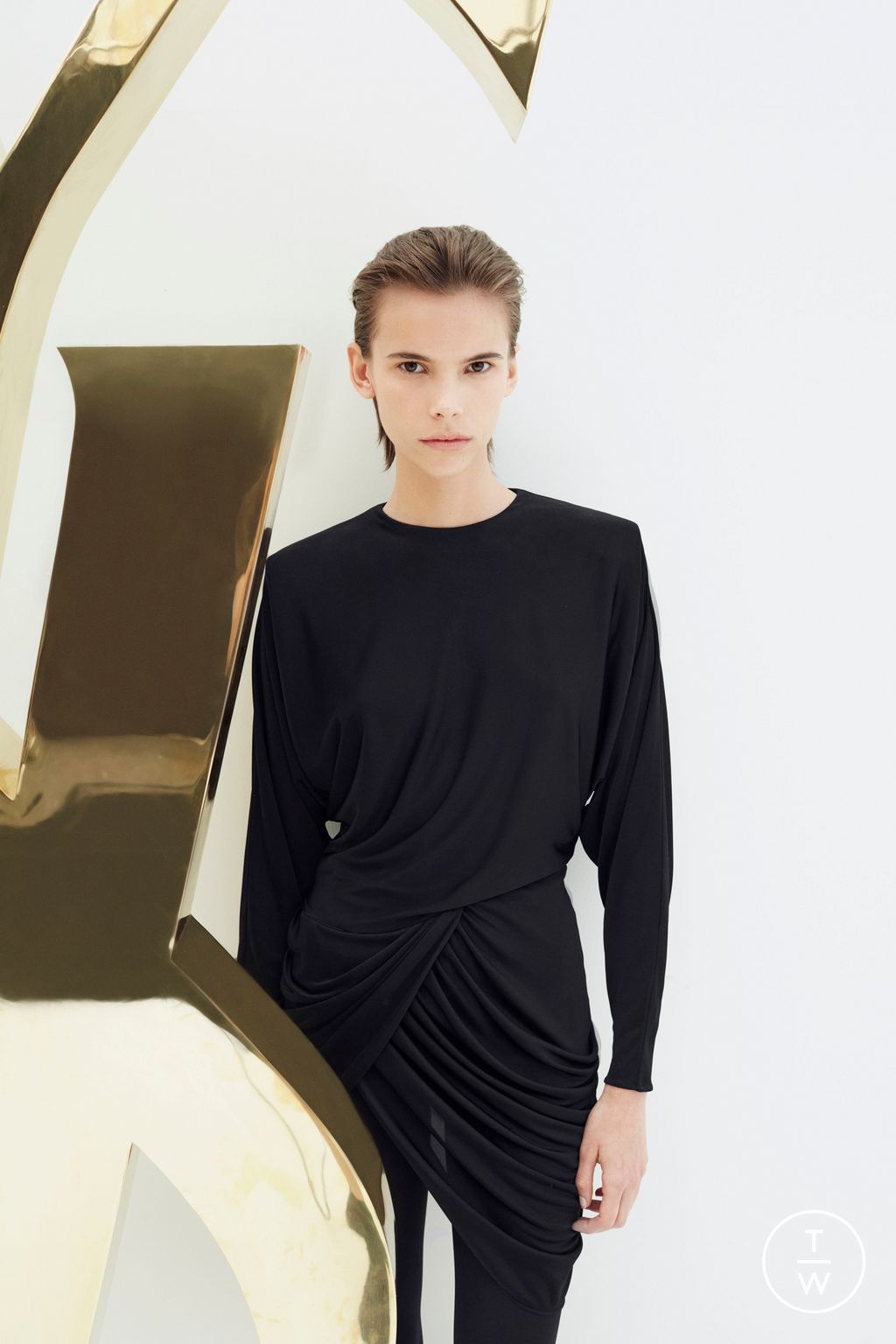 Fashion Week Paris Resort 2023 look 64 de la collection Saint Laurent womenswear