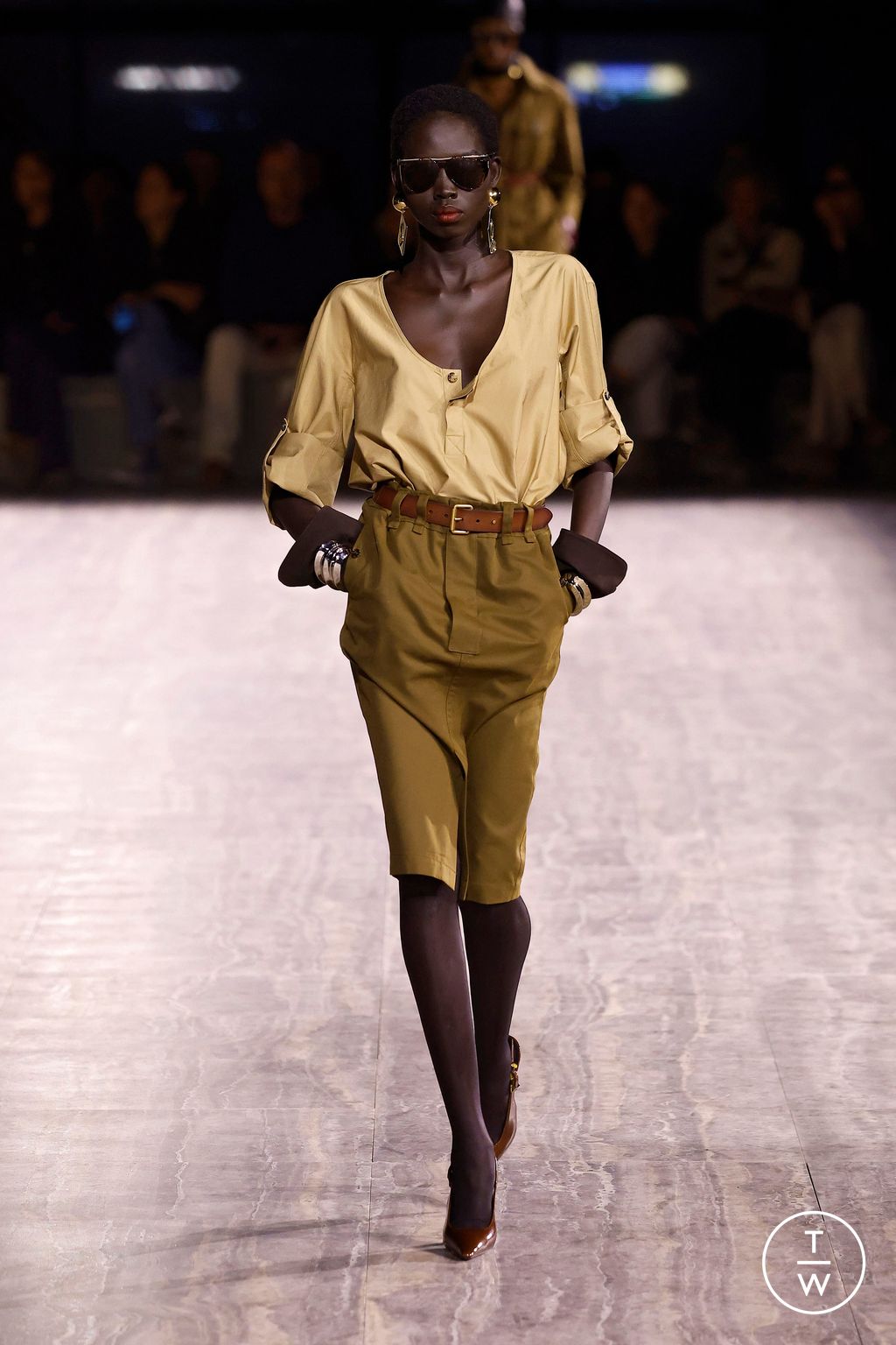 Fashion Week Paris Spring/Summer 2024 look 14 de la collection Saint Laurent womenswear