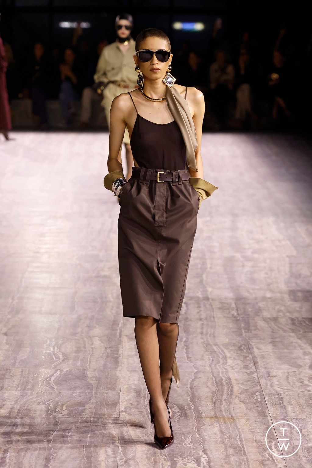 Fashion Week Paris Spring/Summer 2024 look 21 de la collection Saint Laurent womenswear