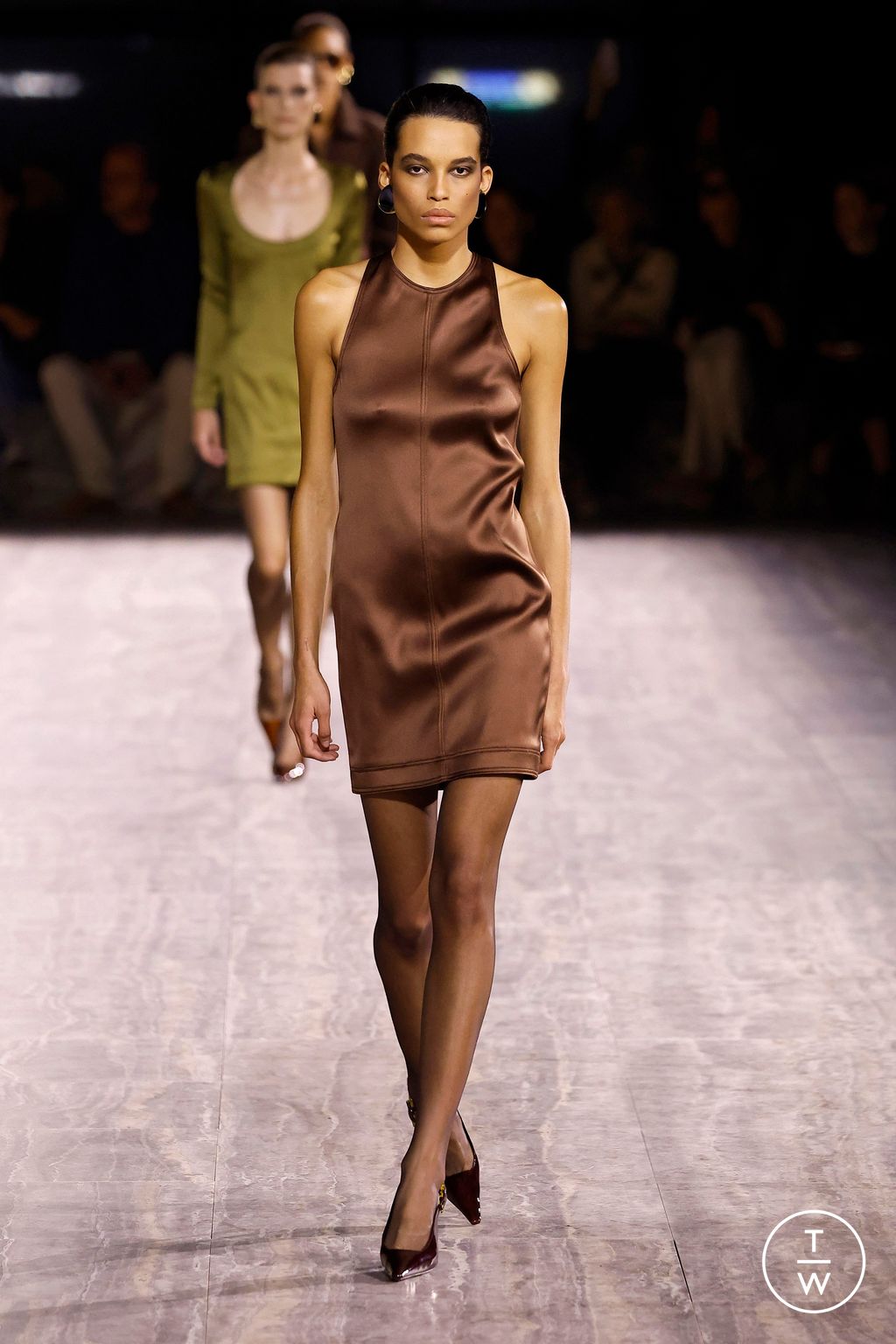 Fashion Week Paris Spring/Summer 2024 look 33 de la collection Saint Laurent womenswear