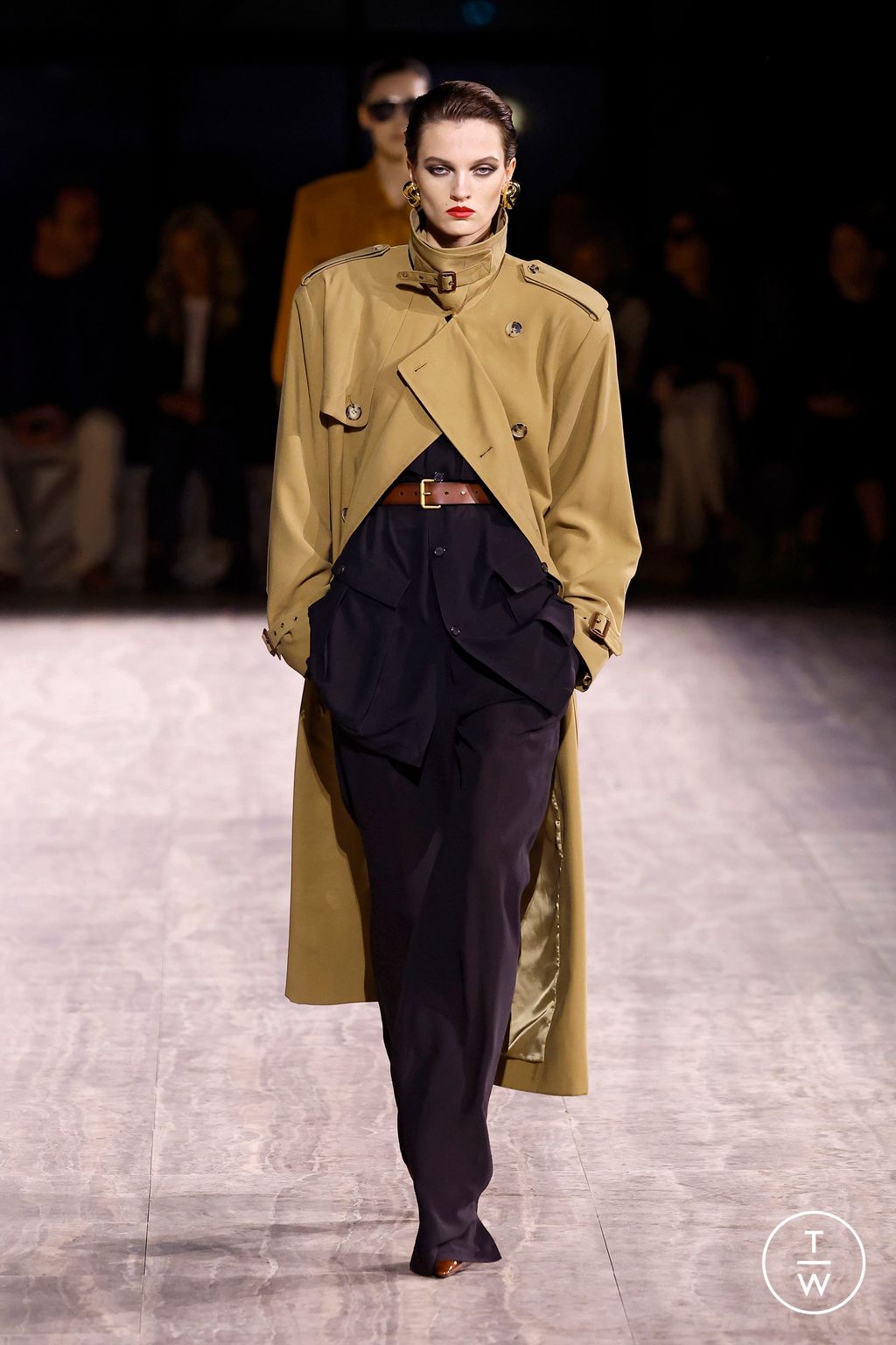 Fashion Week Paris Spring/Summer 2024 look 43 from the Saint Laurent collection 女装