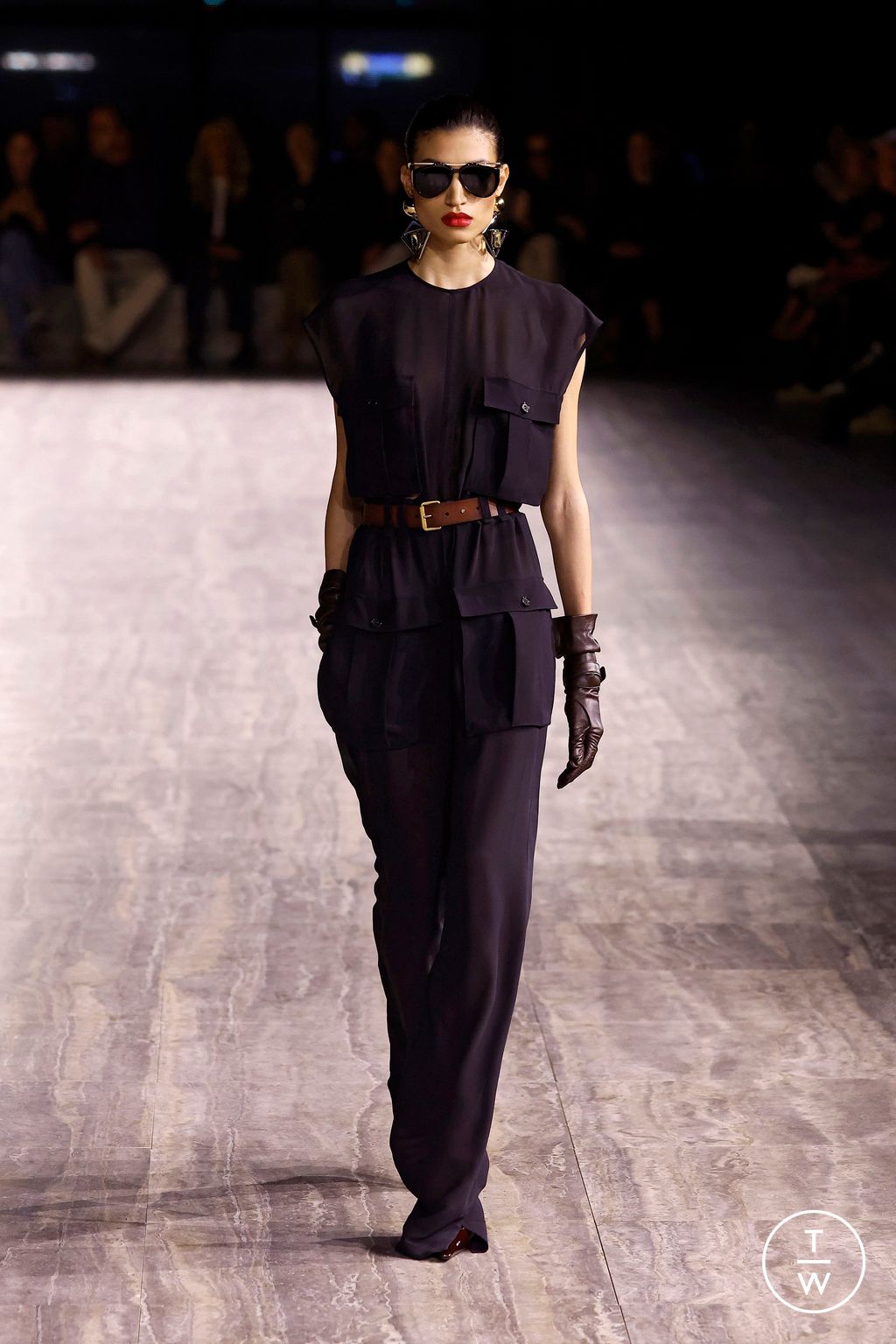 Fashion Week Paris Spring/Summer 2024 look 49 from the Saint Laurent collection 女装