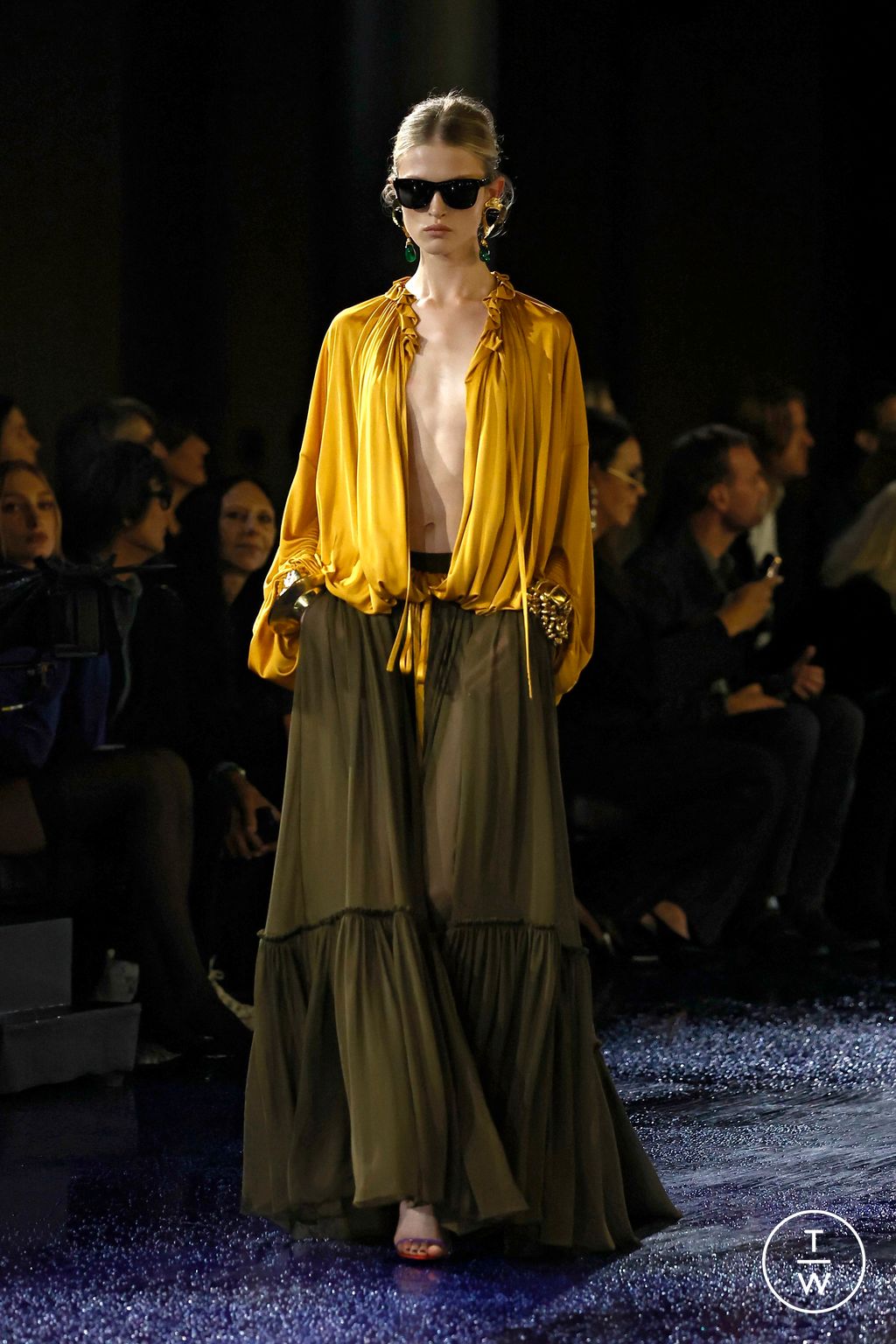 Fashion Week Paris Spring/Summer 2025 look 26 from the Saint Laurent collection womenswear