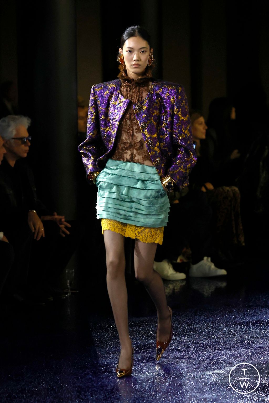 Fashion Week Paris Spring/Summer 2025 look 39 from the Saint Laurent collection 女装