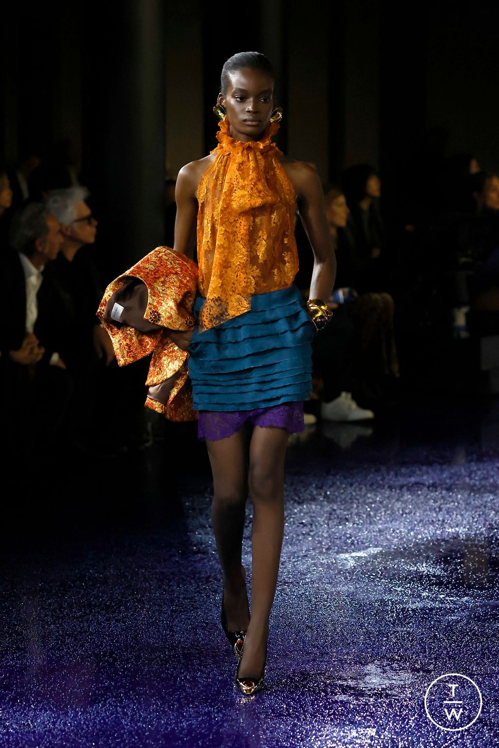 Fashion Week Paris Spring/Summer 2025 look 41 from the Saint Laurent collection 女装