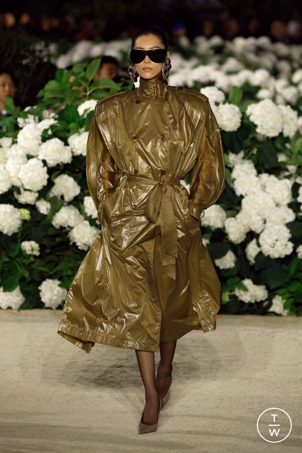 Fashion Week Paris Spring/Summer 2026 look 19 from the Saint Laurent collection womenswear