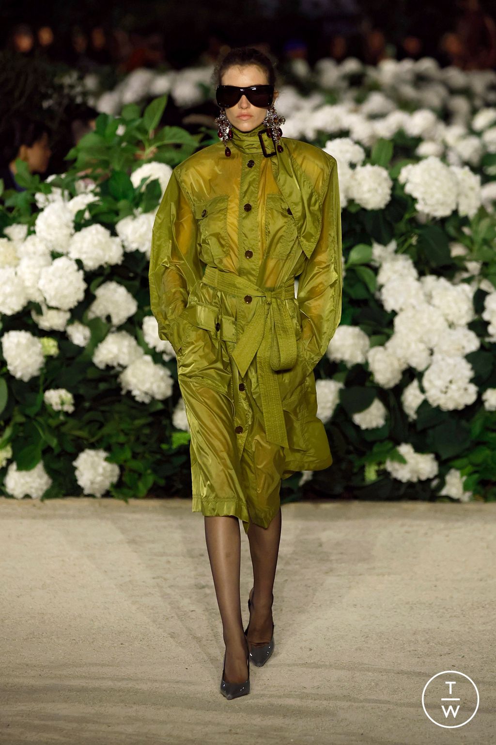 Fashion Week Paris Spring/Summer 2026 look 21 from the Saint Laurent collection womenswear