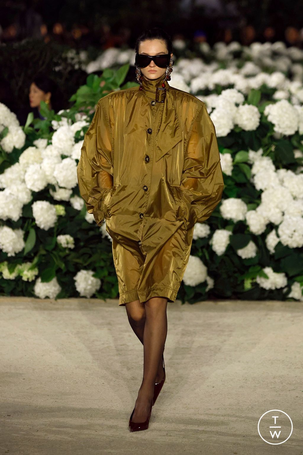 Fashion Week Paris Spring/Summer 2026 look 24 from the Saint Laurent collection womenswear