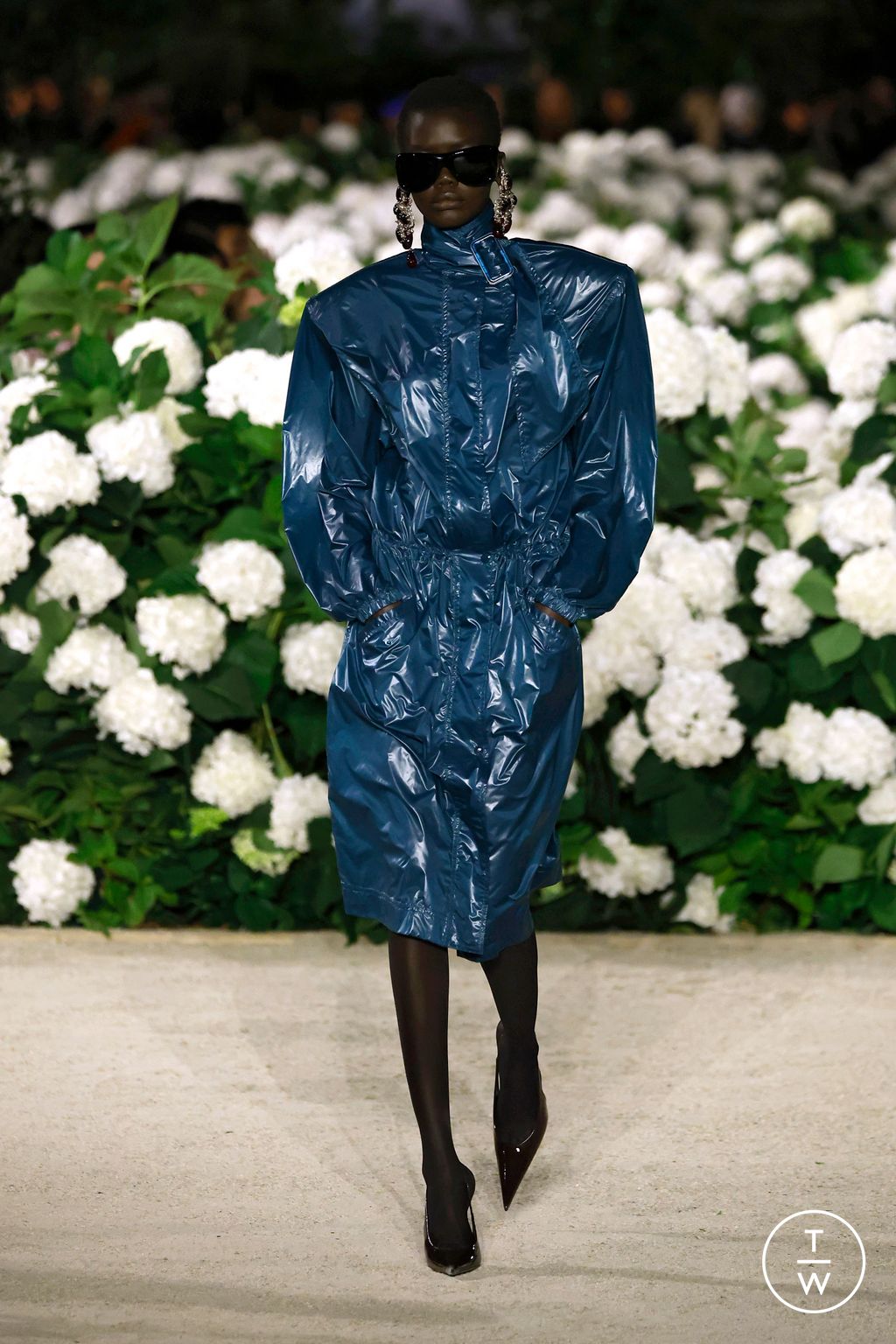 Fashion Week Paris Spring/Summer 2026 look 28 from the Saint Laurent collection womenswear