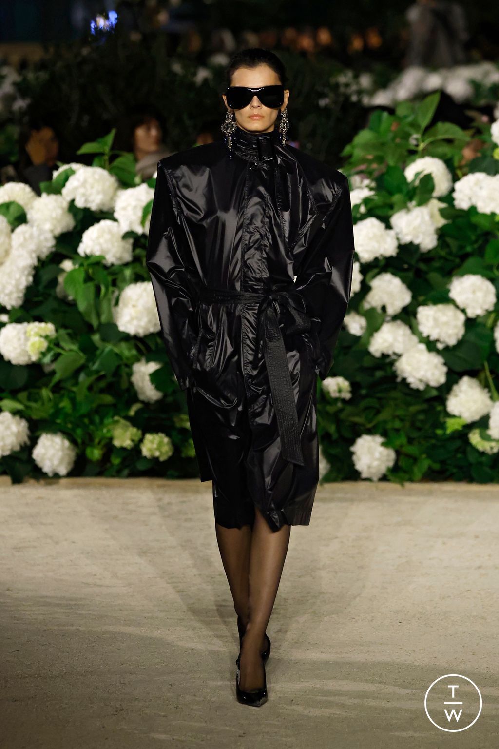 Fashion Week Paris Spring/Summer 2026 look 35 from the Saint Laurent collection womenswear