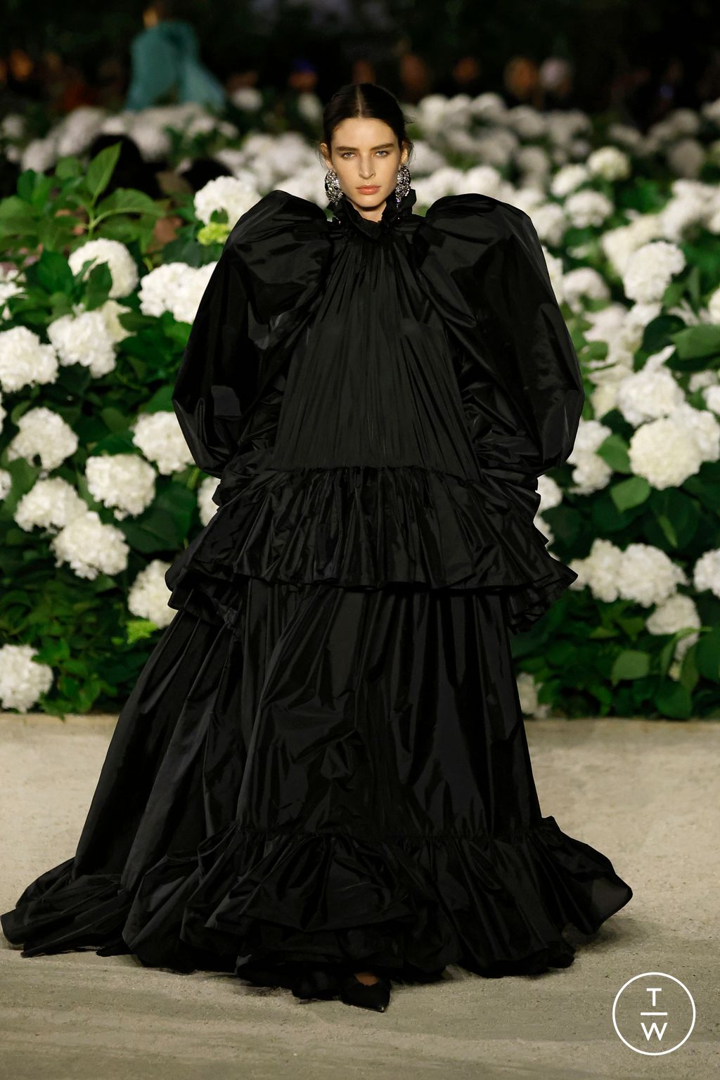 Fashion Week Paris Spring/Summer 2026 look 36 from the Saint Laurent collection womenswear