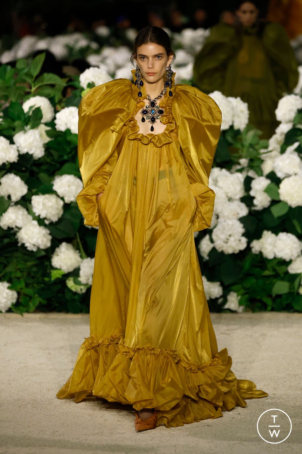 Fashion Week Paris Spring/Summer 2026 look 37 from the Saint Laurent collection womenswear