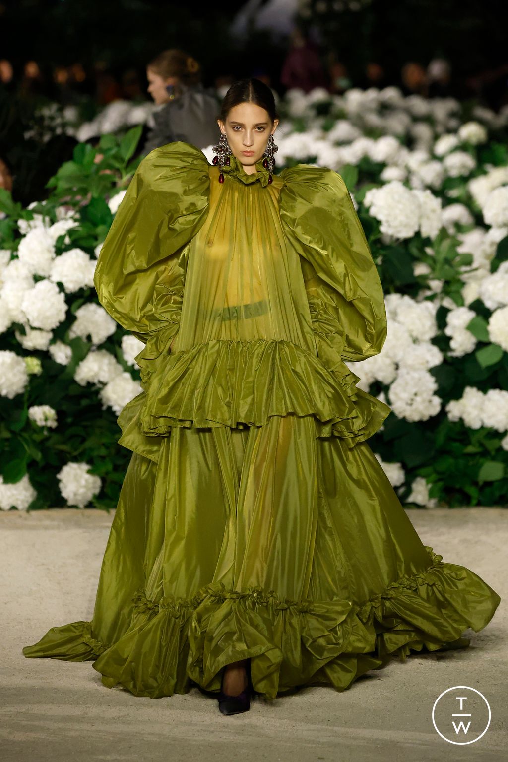 Fashion Week Paris Spring/Summer 2026 look 38 from the Saint Laurent collection womenswear