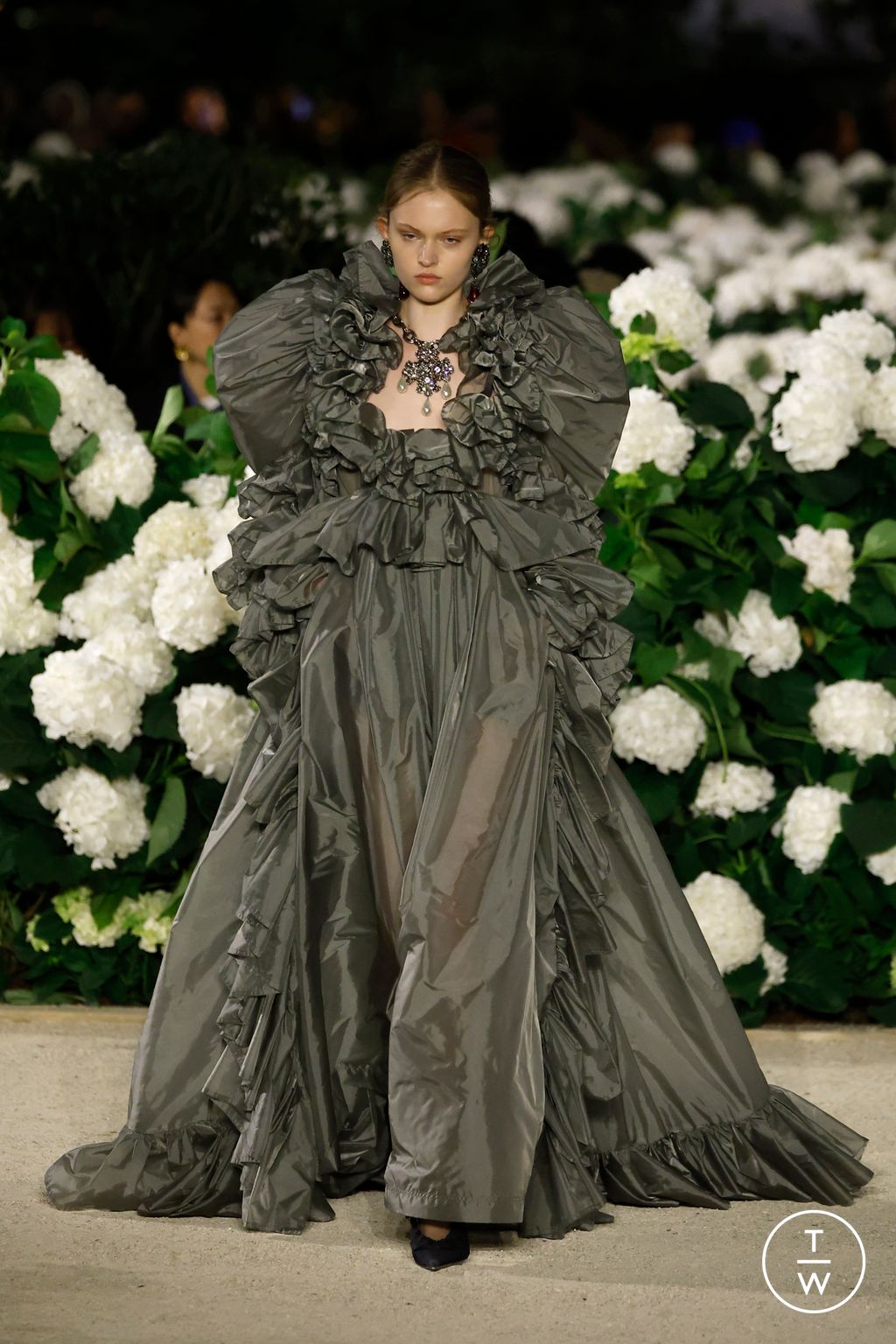 Fashion Week Paris Spring/Summer 2026 look 40 from the Saint Laurent collection womenswear